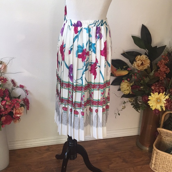 Skirt with matching Scarf - Picture 2 of 4